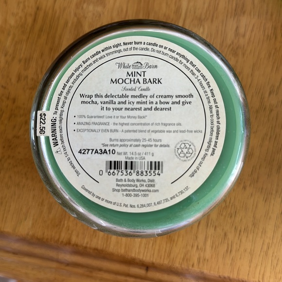 Bath & Bodyworks Mint Mocha Bark 3 wick candle - Picture 4 of 4